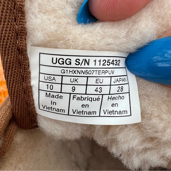 Men’s UGG Neumel Cow Print Slippers Chukka Boots - Picture 7 of 12